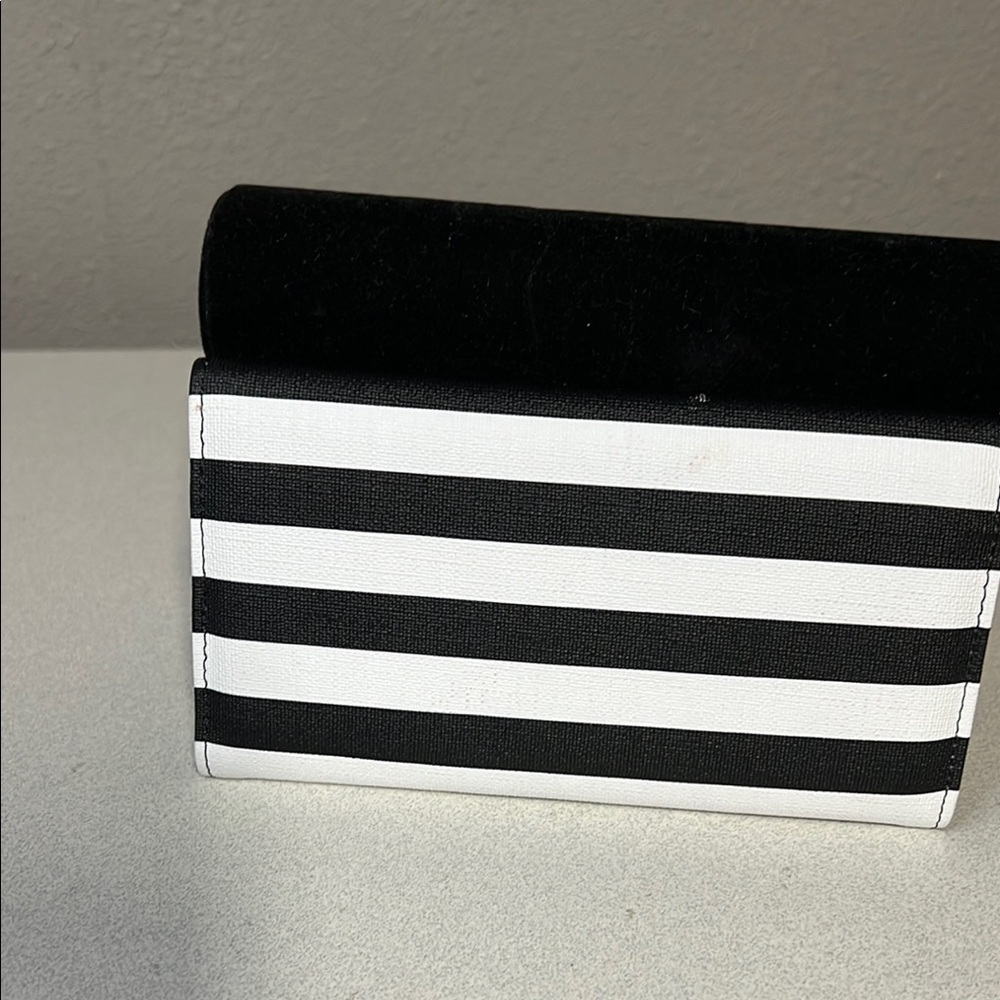 Kut from the Kloth Black and White Wallet Sleek Design - Picture 4 of 5